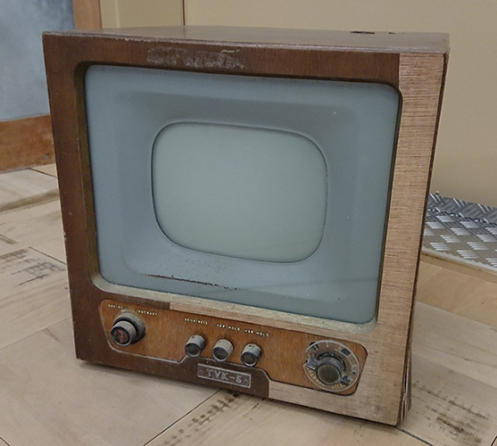 TVK−5型テレビ受信機